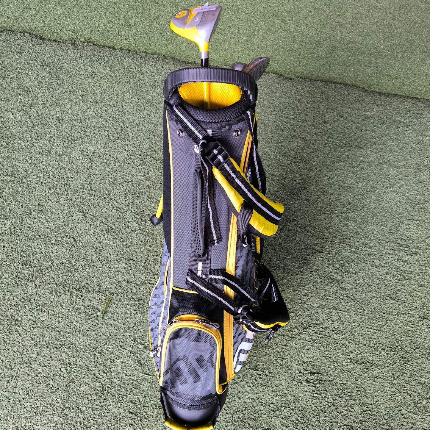 Mkids Yellow Half Set FW, 7i, 9i, SW, Putter, Bag