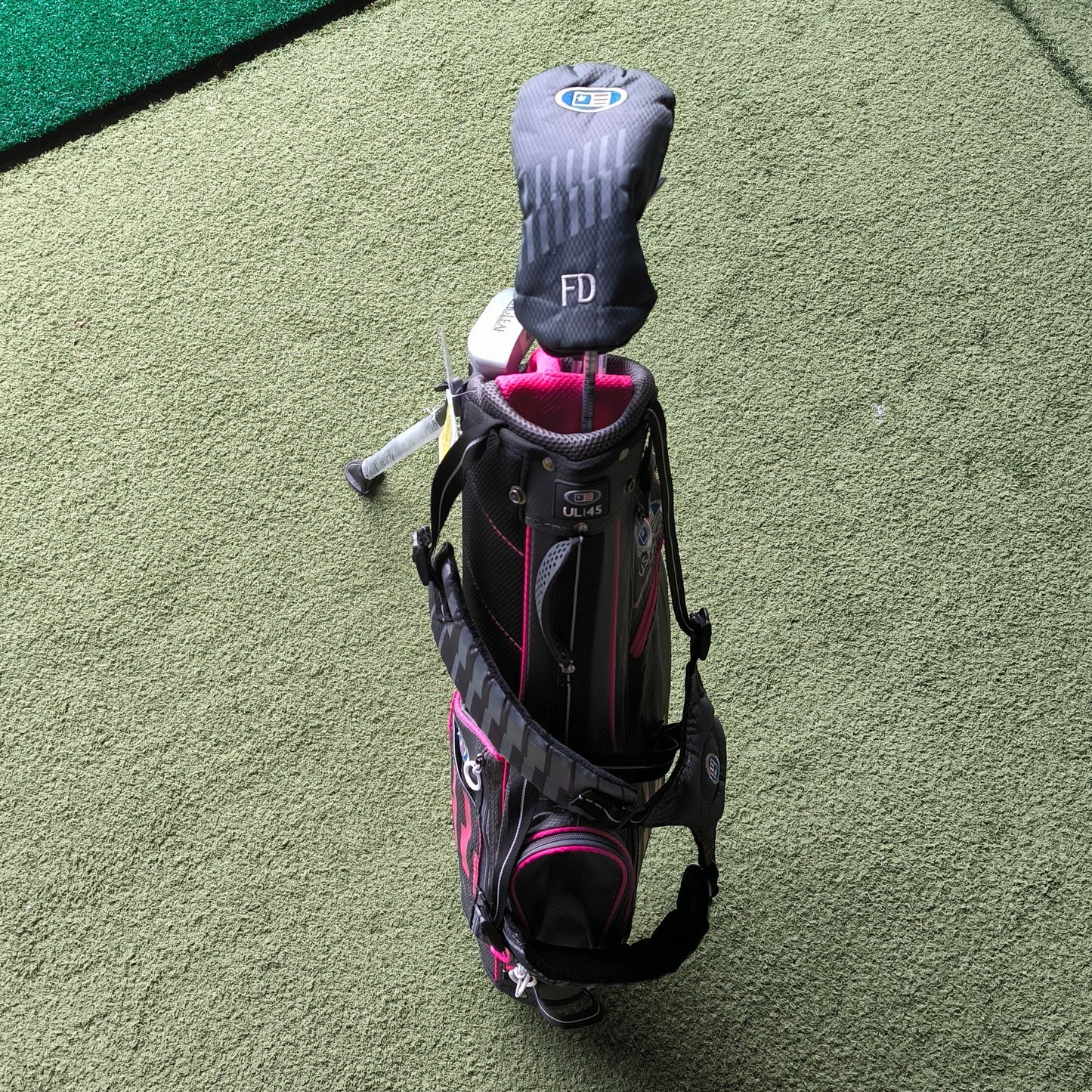 Pink UL45 Set, Driver, 7i, PW, Putter & Bag